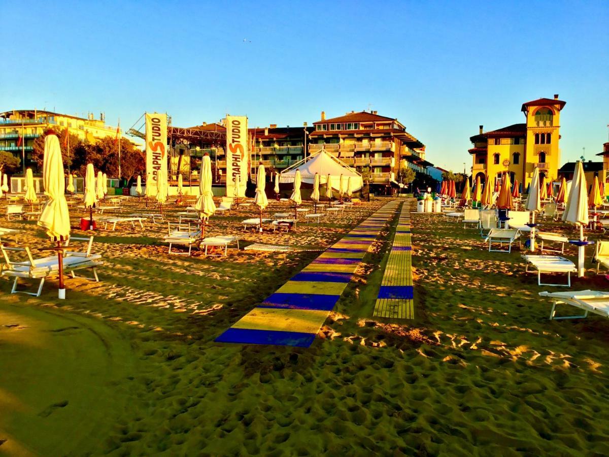 Sparkling Holiday Lignano Sabbiadoro Ngoại thất bức ảnh